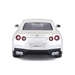 Bburago Nissan GT-R 2017 1:24 Die-Cast Model Car - White | 18-21082W