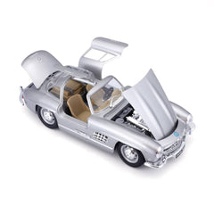 Bburago Mercedes-Benz 300 SL 1954 1:24 Die-Cast Model Car - Silver
