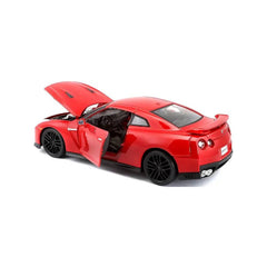 Bburago Nissan GT-R 2017 1:24 Die-Cast Model Car - Red | 18-21082R