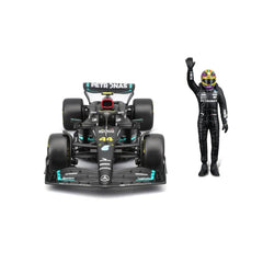 Bburago Mercedes-AMG F1 W14 E Performance #44 Lewis Hamilton 2023 1:24 Die-Cast Model Car with Driver Figurine | 18-28037H