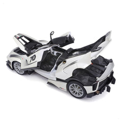 Bburago Ferrari FXX-K Evo #70 1:18 Die-Cast Model Car - White